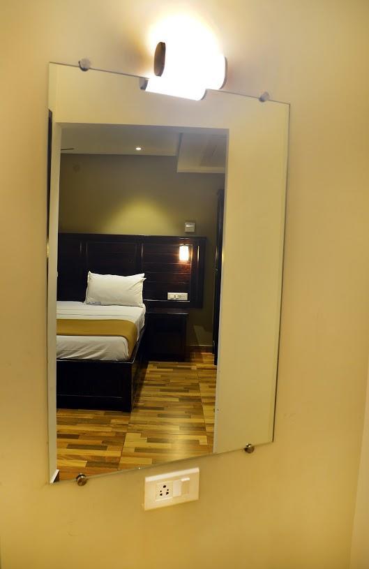 Ranis Grand Hotel Coimbatore Buitenkant foto